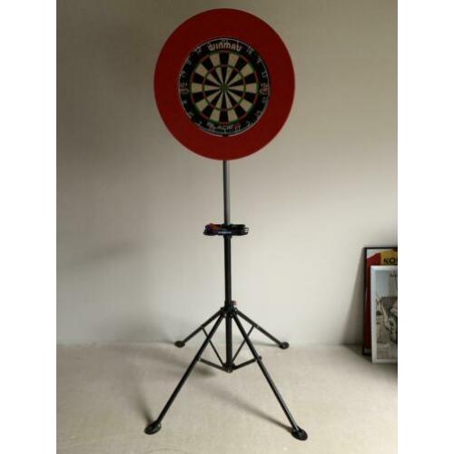 Winmau dart standaard - evt. inclusief dartbord en surround