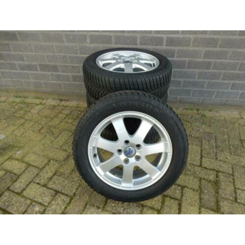 te koop mooie set winterbanden voor volvo v 30 v40 v50 v60