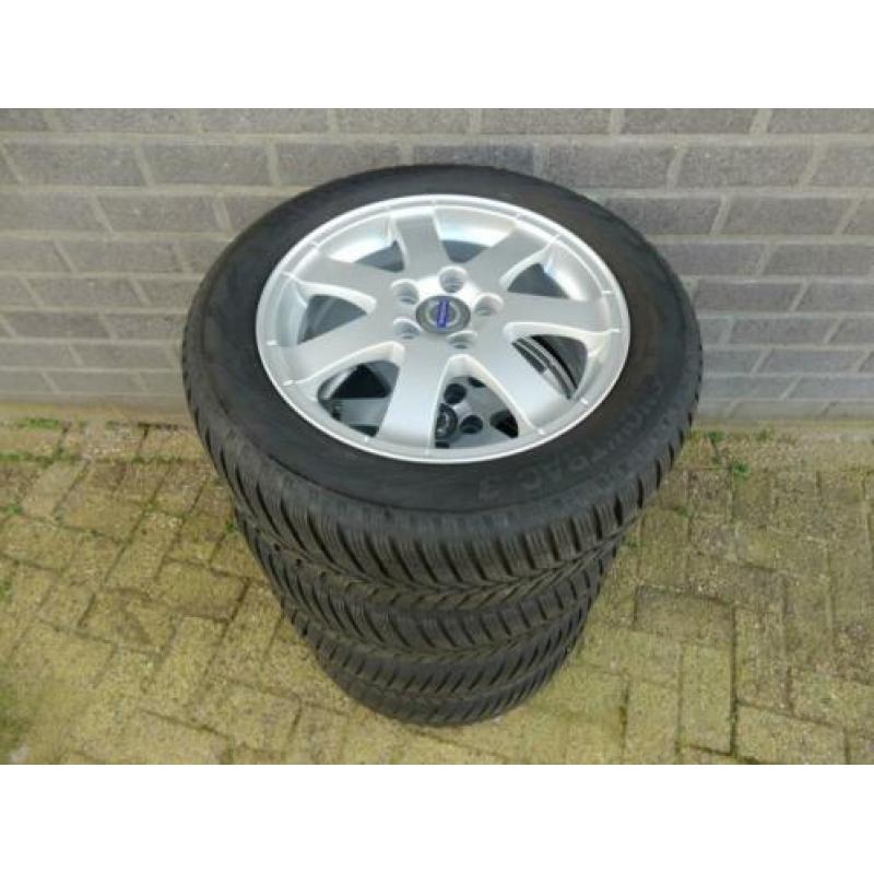 te koop mooie set winterbanden voor volvo v 30 v40 v50 v60