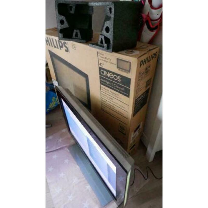 PHILIPS 42 inch Cineos Ambilight Flat TV Nieuwstaat + Doos!