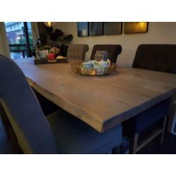 Boomstam tafel (massief eiken)