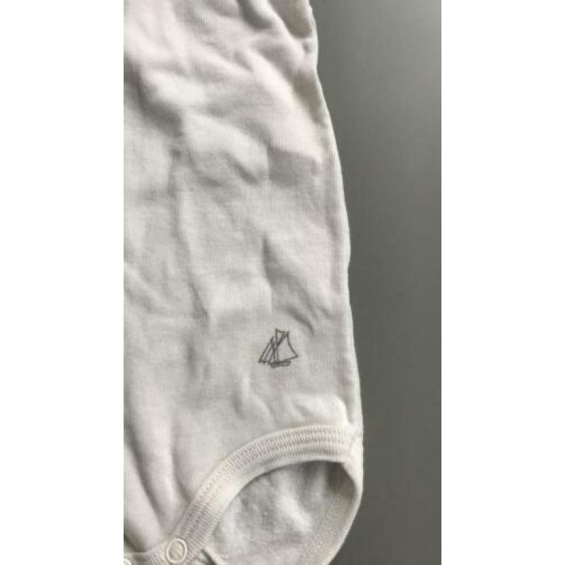 Prachtig Petit Bateau rompertje maat 56