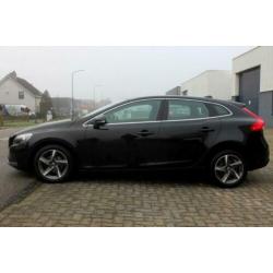 Volvo V40 2.0 D2 Summum + Leder + Navi + 16 inch R-Design +