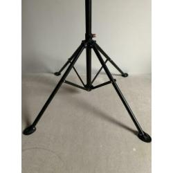 Winmau dart standaard - evt. inclusief dartbord en surround