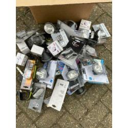 Grote partij fietsonderdelen en buitenbanden in 1 koop,