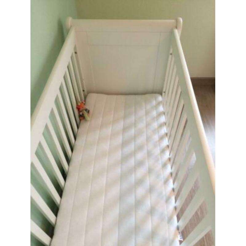 Compleet Kidsmill baby ledikant wit, gebruikt door 1 kind