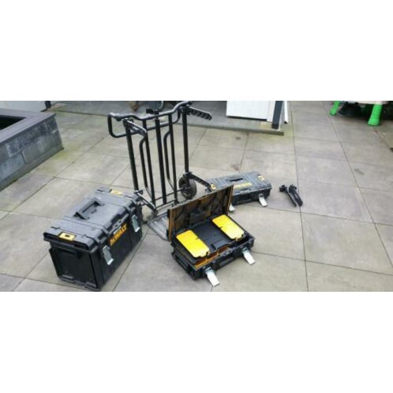 Gereedschaps trolley / wagen Dewalt inclusief 3 systainers