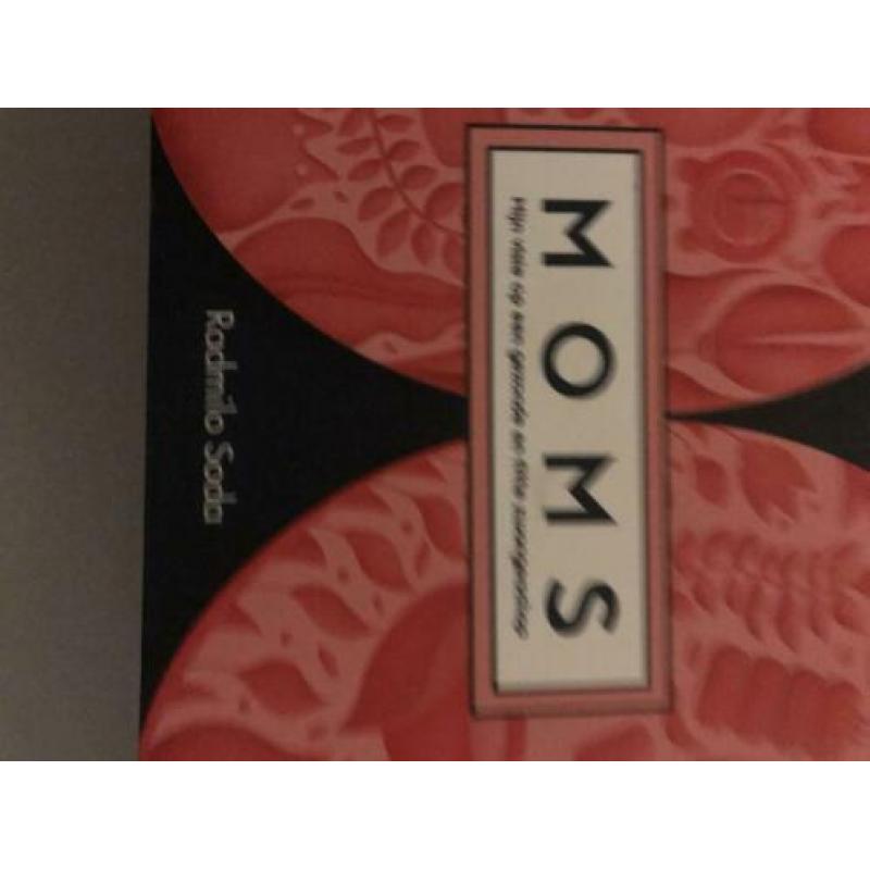 Boek MOMS Radmilo Soda