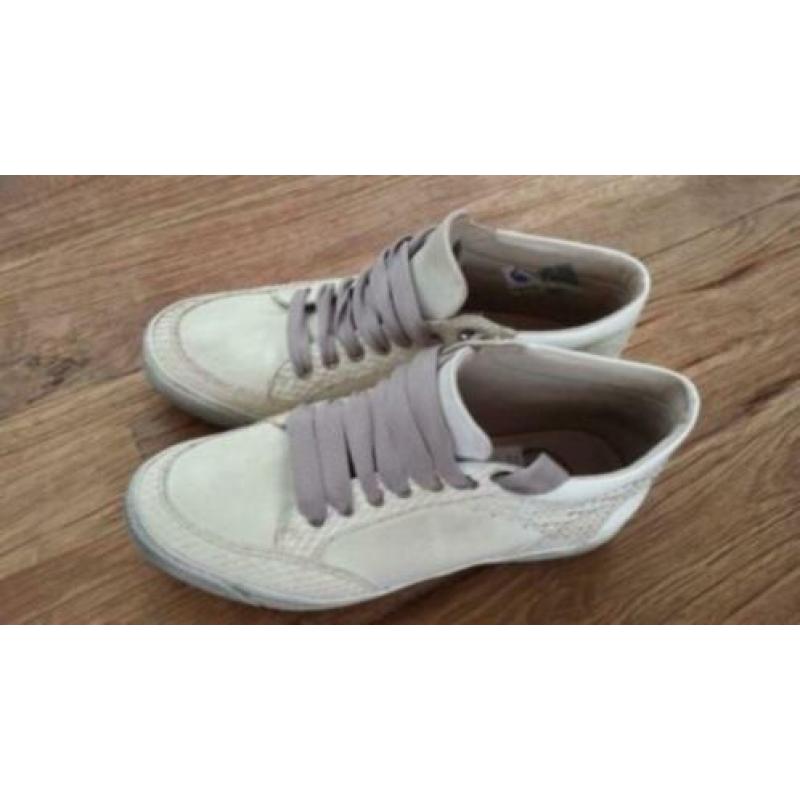 Sneakers van O'moda