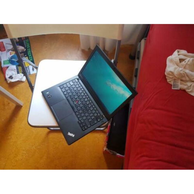 Lenovo Thinkpad X240 i5-4200U @ 2.60GHz/4GB/500Gb