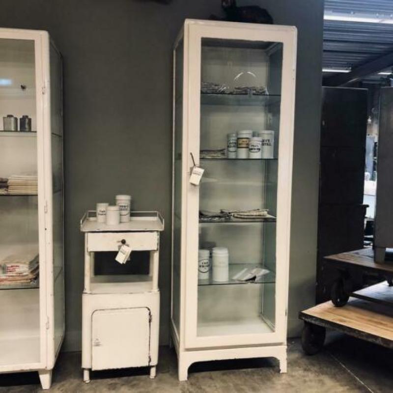 Medicijnkast, vitrinekast, vitrine, vintage, kast, apotheek