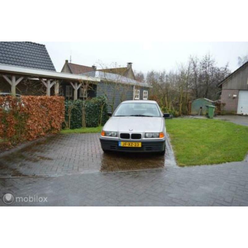 Unieke BMW 3-serie Compact 316i Executive youngtimer!