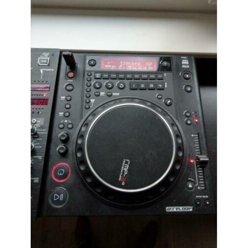 Reloop RMP3 alpha draaitafels + RMX40 USB mixer