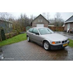 Unieke BMW 3-serie Compact 316i Executive youngtimer!