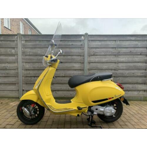 ?? Vespa Sprint S 2018 EURO4 matgeel geel nieuwstaat 539km