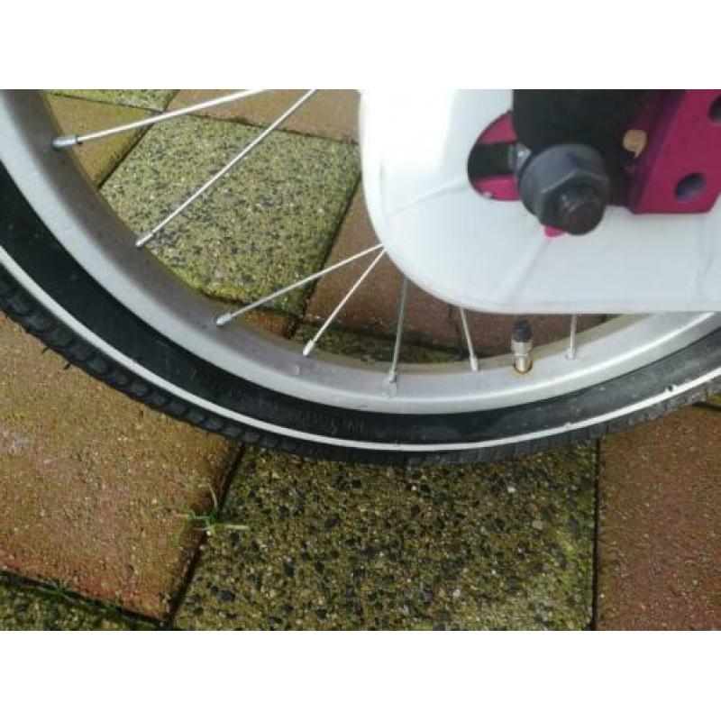 Meisje fiets weinig gebruikt. Stond in de schuur.