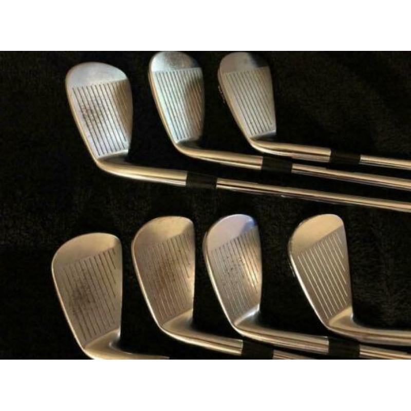 Titleist 714 CB MRH Stiff XP95 shaft std length