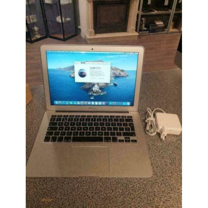 MacBook Air "Core i5" 1.6 13" (Early 2015) 8GBDDR3 128GB SSD