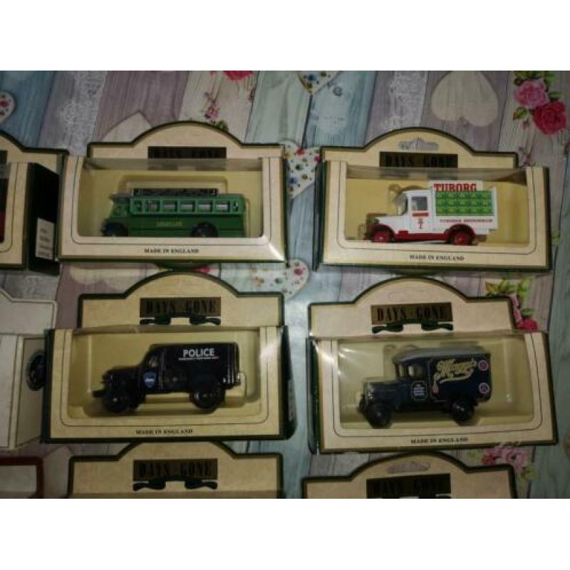 Days gone antieke auto's nieuw 19 stuks dinky toys