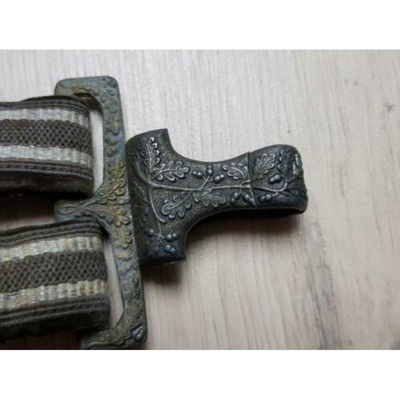 Duitse drager / hanger voor dolk WO II, kopie?