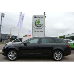 Skoda Octavia Combi 1.6 TDI Automaat Clever Edition | Naviga