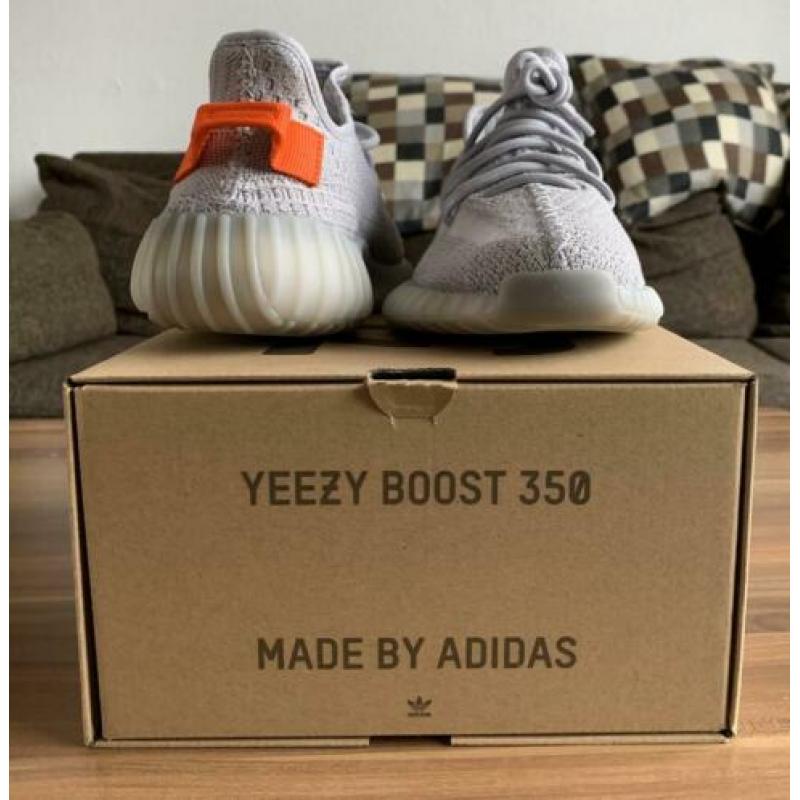 Adidas yeezy boost 350 V2 tail light maat 40 2/3