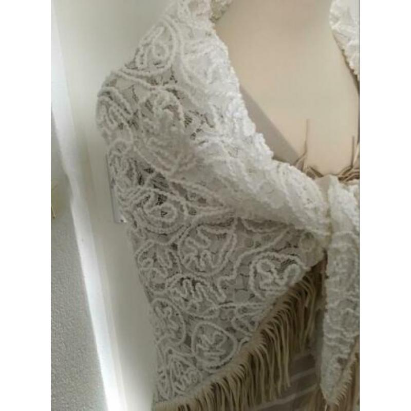 Purdey kanten off white omslagdoek.