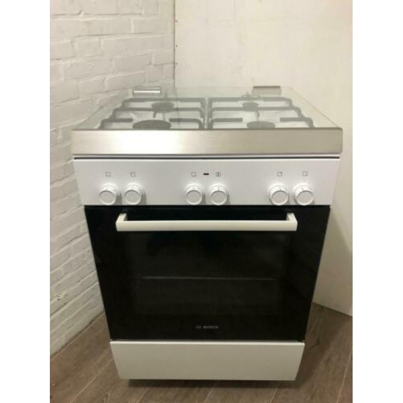 Bosch gasfornuis met 3D oven hetelucht grill in nette staat