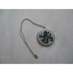 antieke grote zilveren hanger met zilver aan ketting