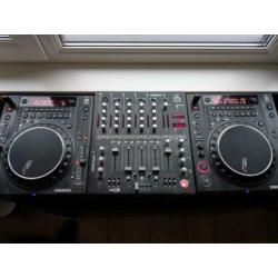 Reloop RMP3 alpha draaitafels + RMX40 USB mixer