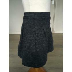 ZARA prachtige rok nieuwstaat, donkergrijs mt 128 D15