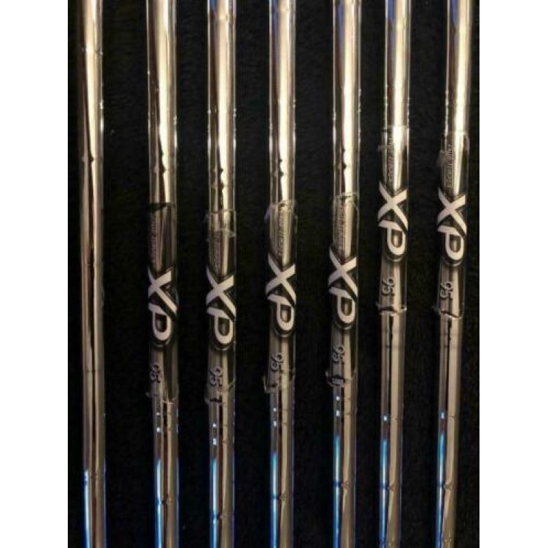 Titleist 714 CB MRH Stiff XP95 shaft std length