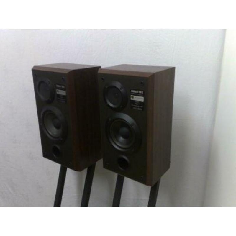 Speakers: Magnat, Bose, Heco, Kef, Onkyo, Wharfedale, Pionee