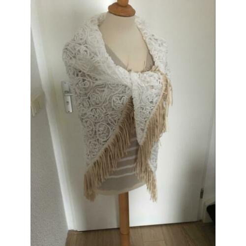Purdey kanten off white omslagdoek.
