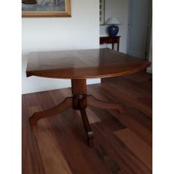 Tafel antiek.