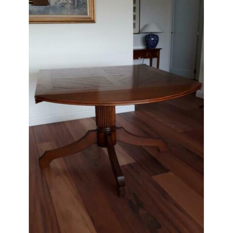 Tafel antiek.