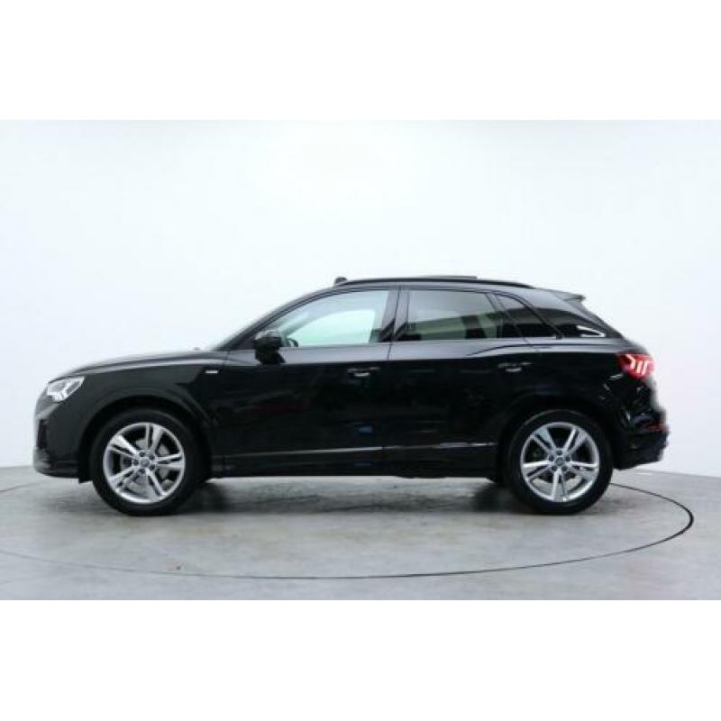 Audi Q3 35 TFSI 150PK S-Tronic S Line Panoramadak, Achteruit