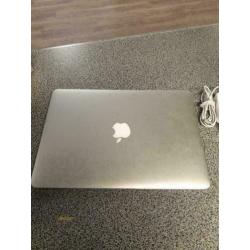 MacBook Air "Core i5" 1.6 13" (Early 2015) 8GBDDR3 128GB SSD