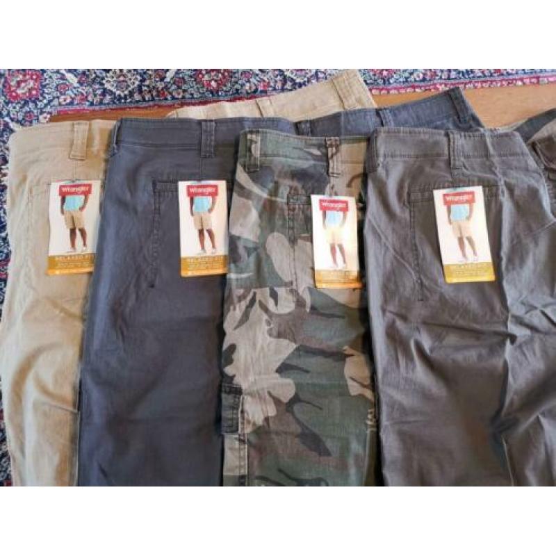 Wrangler korte CARGO broek XXXL. 4 stuks. NIEUW!