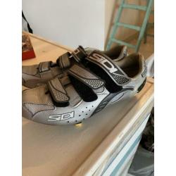 Wielrenschoenen maat 44