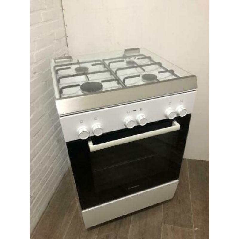 Bosch gasfornuis met 3D oven hetelucht grill in nette staat