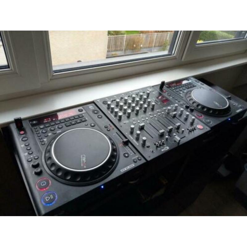 Reloop RMP3 alpha draaitafels + RMX40 USB mixer