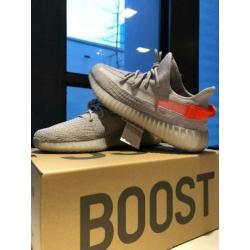 Yeezy boost 350 v2 Maat 42 & 44