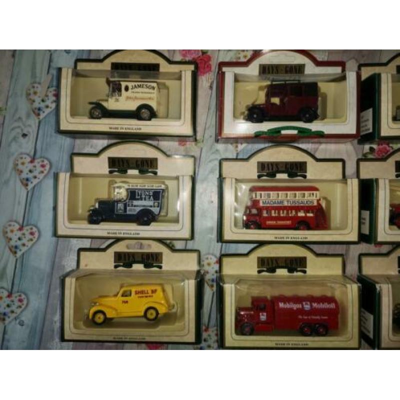 Days gone antieke auto's nieuw 19 stuks dinky toys