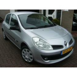 Renault Clio 1.2I-16V Special Line (bj 2008)