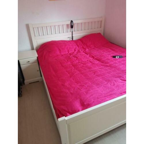 tweepersoonsbed elektrisch 200 c.m /180 c.m 2 jaar oud