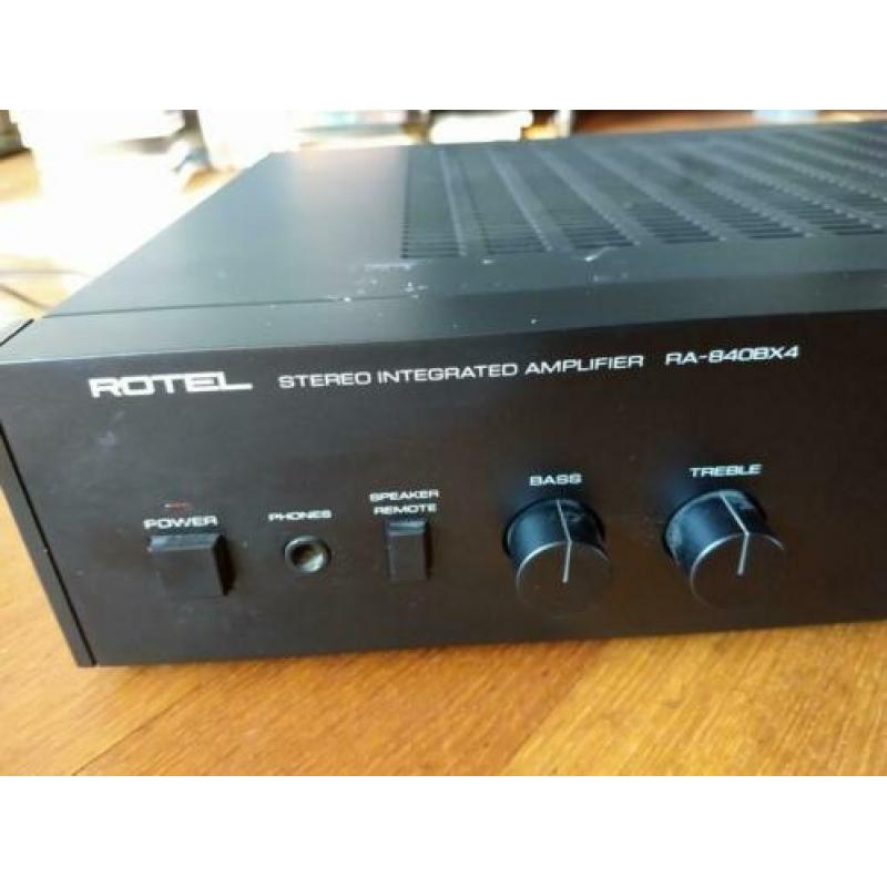 Rotel versterker/ amplifier RA-840BX4 DEFECT