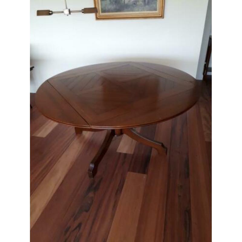 Tafel antiek.