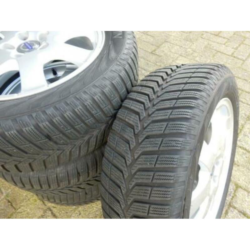 te koop mooie set winterbanden voor volvo v 30 v40 v50 v60