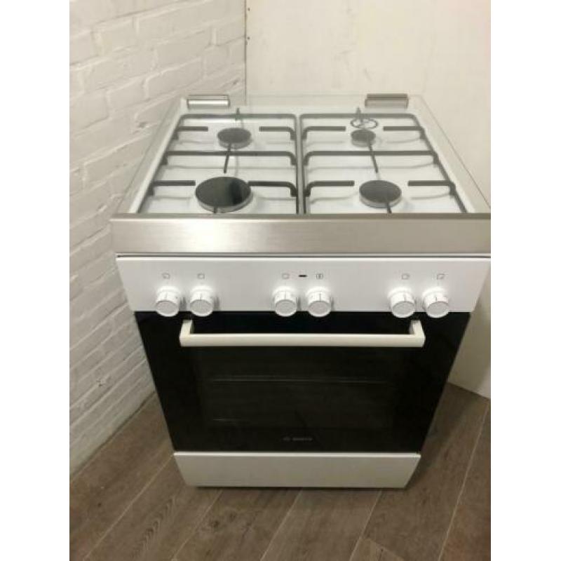 Bosch gasfornuis met 3D oven hetelucht grill in nette staat